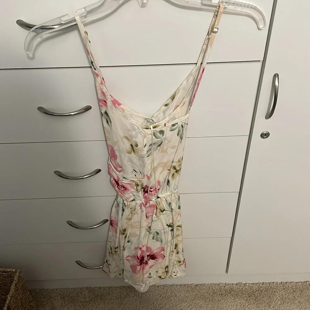 Floral Romper - Picture 3 of 4